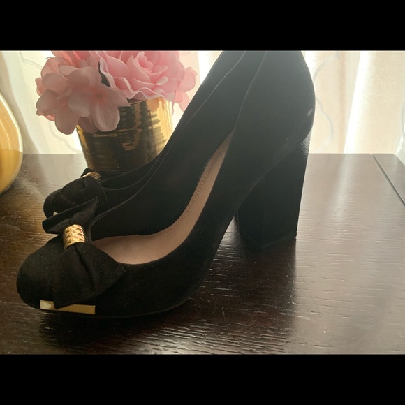 Vince camuto black pumps - Picture 3 of 6